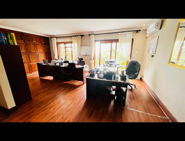 640M² OFFICE FOR SALE IN MORELETA PARK